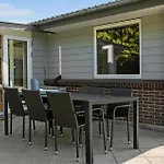 3 Bedroom Awesome In *
