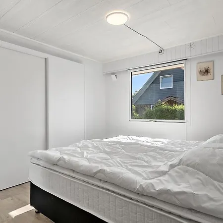 3 Bedroom Awesome In Holiday home *