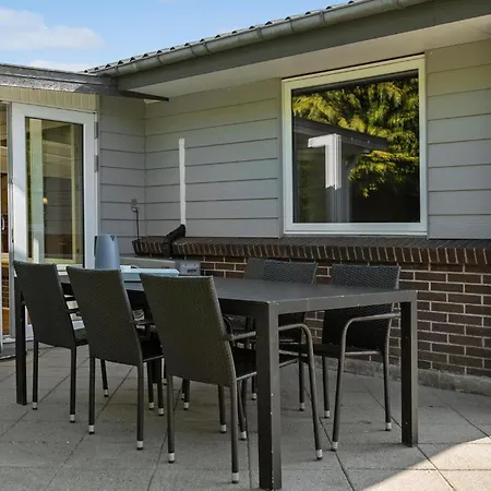 3 Bedroom Awesome In *